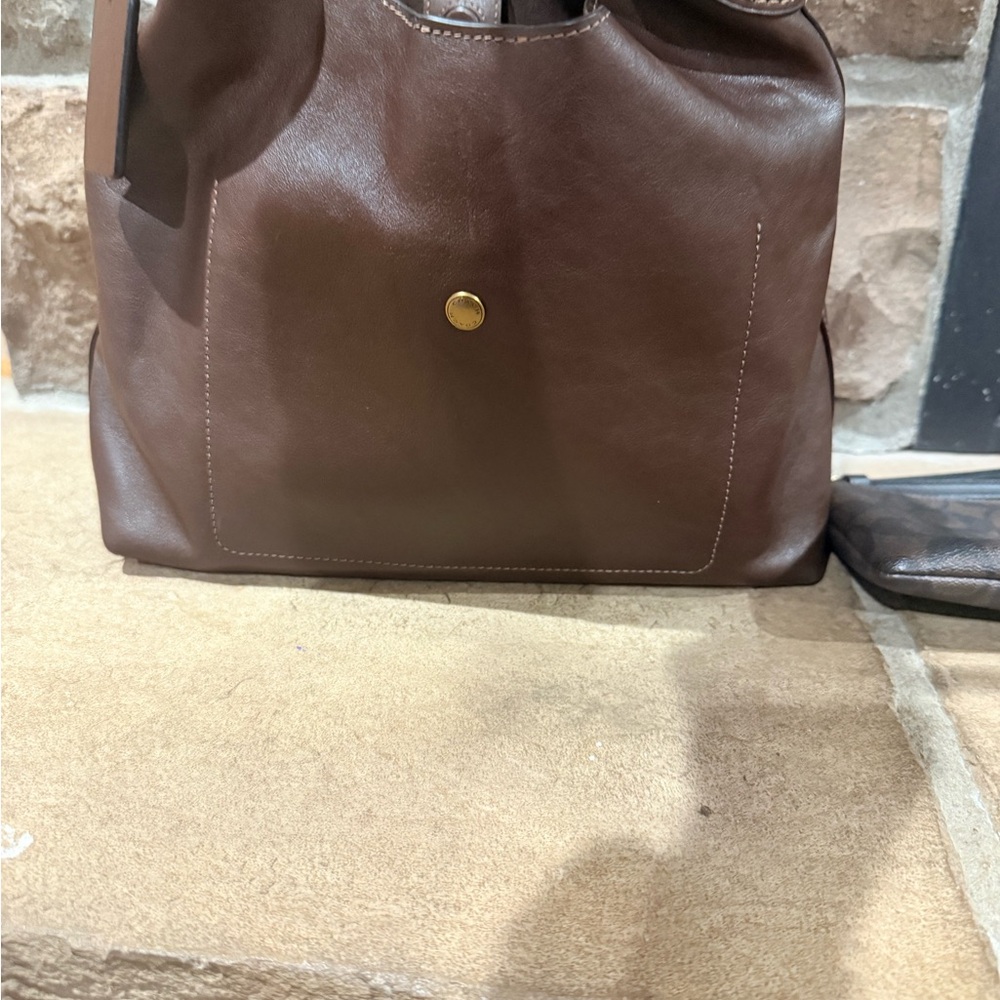 Coach Brooklyn 28 (only bag, wallets pictured for size comparison) - Picture 3 of 4